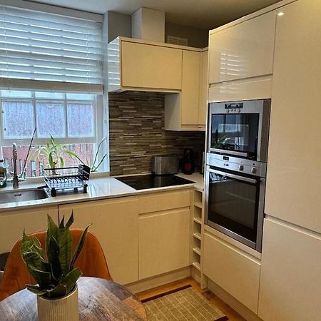 Central Apartment Лондон Экстерьер фото